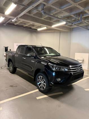 TOYOTA HILUX 2.8 SRX 4X4 CD 16V DIESEL 4P AUTOMÁTICO